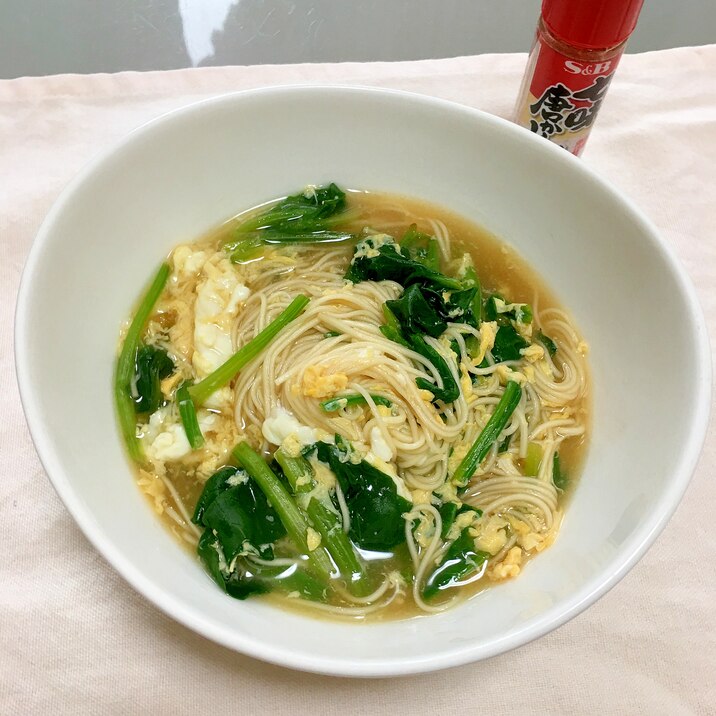 たっぷりほうれん草の鶏ガラ醤油の卵とじ煮麺♡